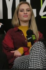 BARBARA DUNKELMAN at 2019 New York Comic Con 10/03/2019