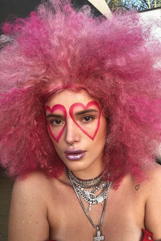 BELLA THORNE Getting Ready for Halloween - Instagram Photos and Video 10/27/2019