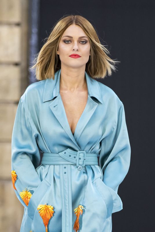 CAROLINE RECEVEUR at Le Defile L