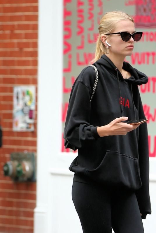 DAPHNE GROENEVELD Leaves Gym in New York 10/06/2019