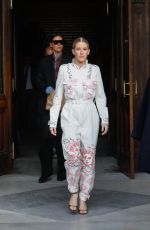 ELLIE GOULDING at Stella McCartney Show at Paris Fashion Week 09/30/2019