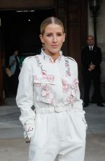 ELLIE GOULDING at Stella McCartney Show at Paris Fashion Week 09/30/2019