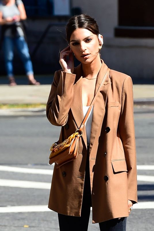 EMILY RATAJKOWSKI Heading to a Photoshoot in New York 10/02/2019