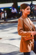EMILY RATAJKOWSKI Heading to a Photoshoot in New York 10/02/2019
