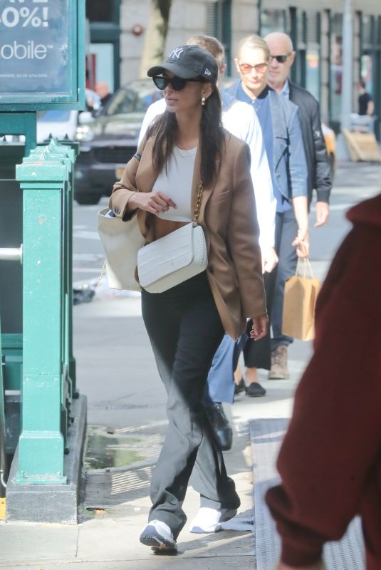 EMILY RATAJKOWSKI Out and About in New York 10/04/2019