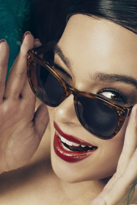 HAILEE STEINFELD for Prive Revaux La Vita Collection, October 2019