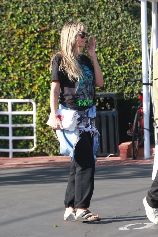 HEIDI KLUM and Tom Kaulitz Out for Lunch in West Hollywood 10/13/2019