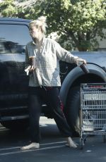 IRELAND BLADWIN Shopping at Whole Foods in Los Angeles 10/06/2019