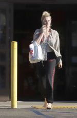 IRELAND BLADWIN Shopping at Whole Foods in Los Angeles 10/06/2019