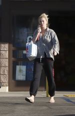 IRELAND BLADWIN Shopping at Whole Foods in Los Angeles 10/06/2019