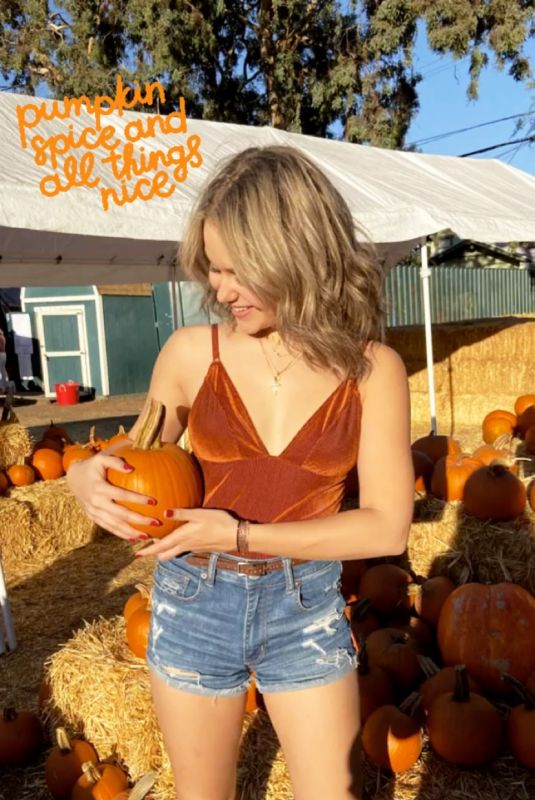 ISABELLA ACRES at a Pumpkin Patch - Instagram Photos 10/30/2019