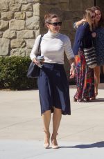 JENNIFER GARNER Leaves Church in Pacific Palisades 10/06/2019