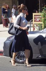 JENNIFER GARNER Leaves Church in Pacific Palisades 10/06/2019