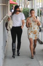 JENNIFER GARNER Out for Lunch at Croft Alley in Beverly Hills 10/16/2019