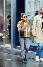 KARA TOINTON and Dr Marius Jansen Out for Lunch in Notting Hill 10/17/2019