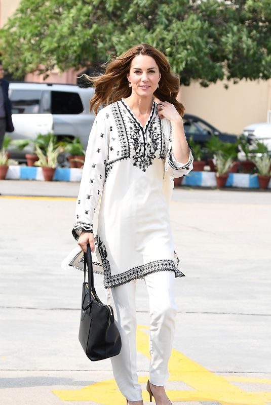KATE MIDDLETON Arrives at Lahore Airport 10/18/2019