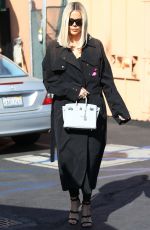 KHLOE KARDASHIAN at Emilio