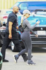 KHLOE KARDASHIAN Leaves Kanye West
