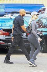 KHLOE KARDASHIAN Leaves Kanye West
