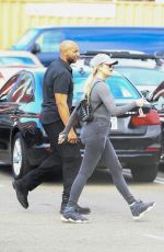 KHLOE KARDASHIAN Leaves Kanye West
