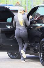 KHLOE KARDASHIAN Leaves Kanye West
