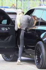 KHLOE KARDASHIAN Leaves Kanye West