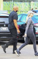 KHLOE KARDASHIAN Leaves Kanye West