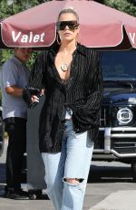 KHLOE KARDASHIAN Out for Lunch at Stanley