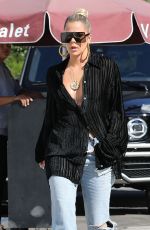 KHLOE KARDASHIAN Out for Lunch at Stanley