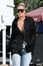 KHLOE KARDASHIAN Out for Lunch at Stanley