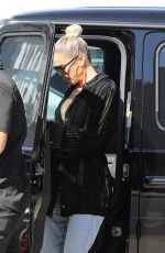 KHLOE KARDASHIAN Out for Lunch at Stanley