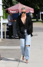 KHLOE KARDASHIAN Out for Lunch at Stanley