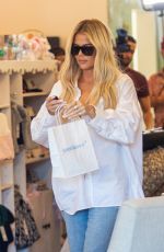 KHLOE KARDASHIAN Shopping at Juvenile Shop Baby Store in Sherman Oaks 10/03/2019