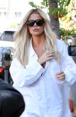 KHLOE KARDASHIAN Shopping at Juvenile Shop Baby Store in Sherman Oaks 10/03/2019