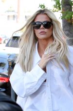 KHLOE KARDASHIAN Shopping at Juvenile Shop Baby Store in Sherman Oaks 10/03/2019