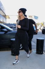 KIM and KHLOE KARDASHIAN Arrives at Cryohealthcare Medical Center in Los Angeles 09/30/2019