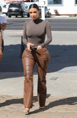 KIM KARdASHIAN at Malibu Farm Pier Cafe in Malibu 10/15/2019