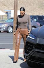 KIM KARdASHIAN at Malibu Farm Pier Cafe in Malibu 10/15/2019