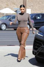 KIM KARdASHIAN at Malibu Farm Pier Cafe in Malibu 10/15/2019