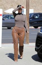 KIM KARdASHIAN at Malibu Farm Pier Cafe in Malibu 10/15/2019