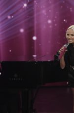 KRISTIN CHENOWETH at The Talk 10/04/2019