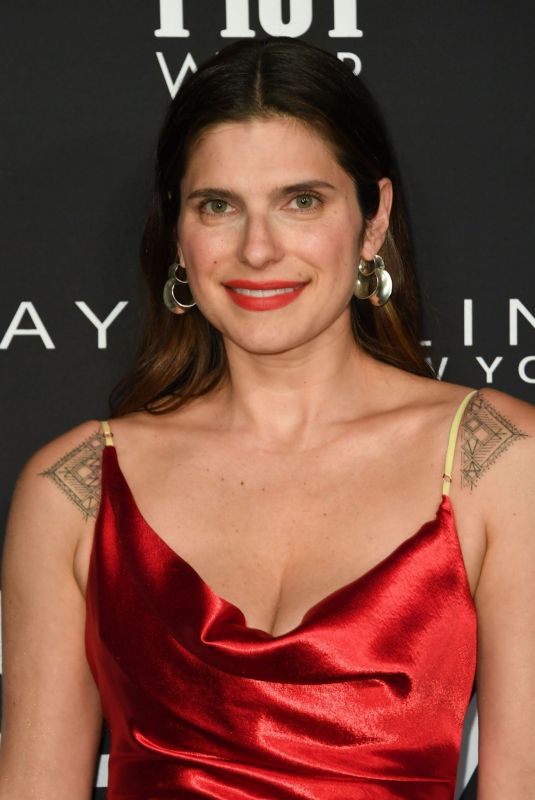 LAKE BELL at 2019 Instyle Awards in Los Angeles 10/21/2019