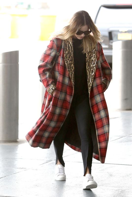 MARGOT ROBBIE at Laguardia Airport in New York 10/08/2019