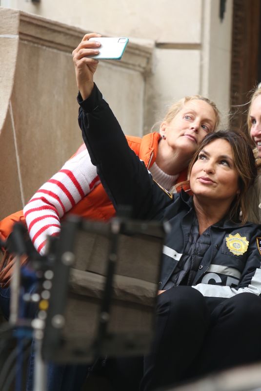 MARISKA HARGITAY on the Set of Law and Erder: SVU in New York 10/17/2019