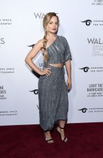 MENA SUVARI at Wall