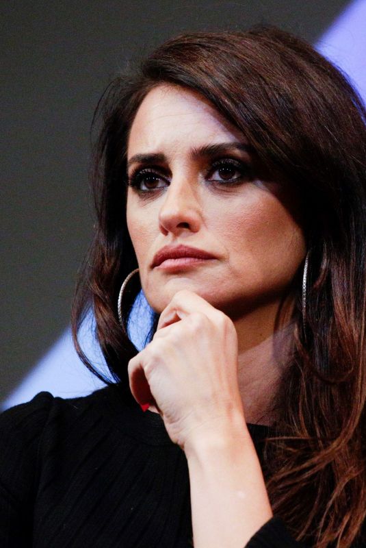 PENELOPE CRUZ at Wasp Network Press Conference at 57th New York Film Festival 10/04/2019