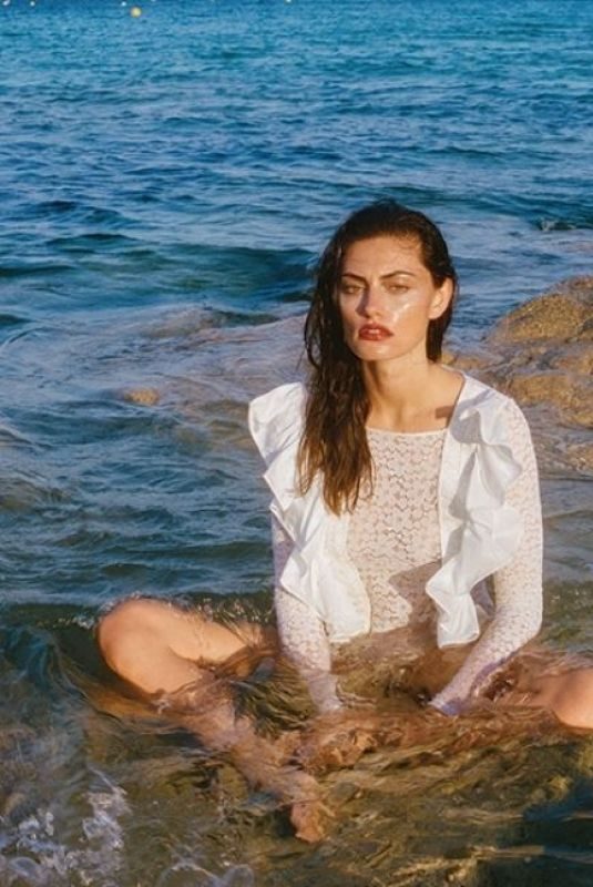 PHOEBE TONKIN for S Magazine, October 2019