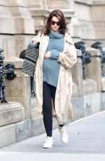 Pregnant ANNE HATHAWAY Out in New York 10/11/2019