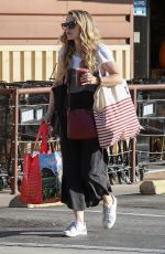 RACHEL MCADAMS Shopping at Lassens Natural Food and Vitamins in Los Angeles 10/21/2019