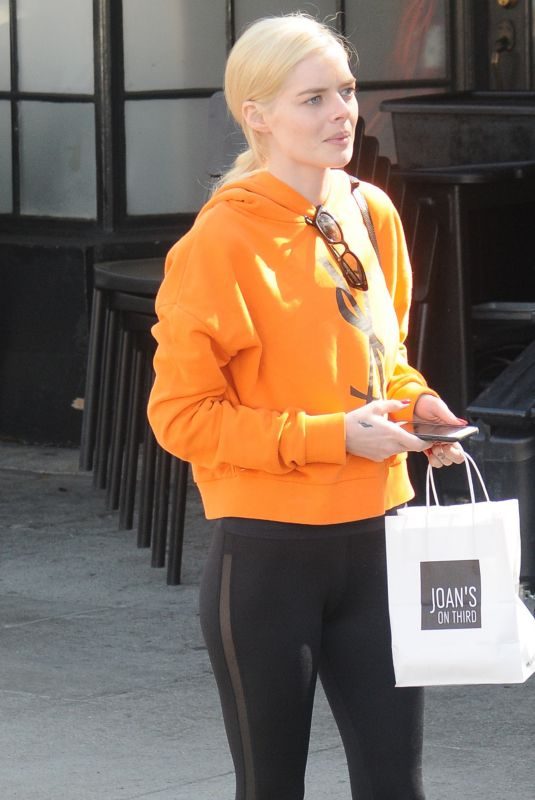 SAMARA WEAVING Out fot Lunch in Los Angeles 10/17/2019